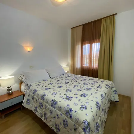 Apartments Aurelia Nova Vas  Exterior photo
