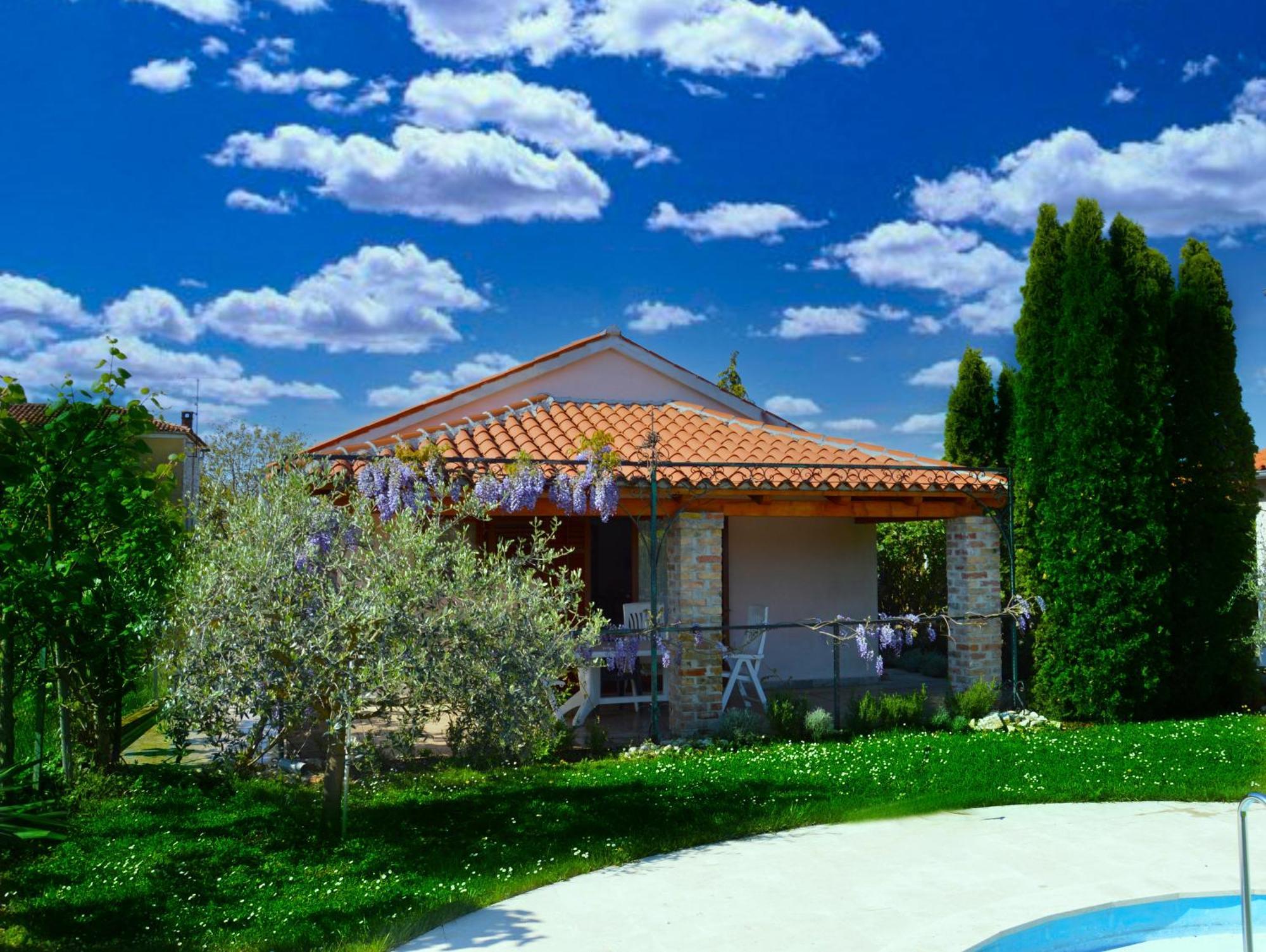 Aurelia Apartment *