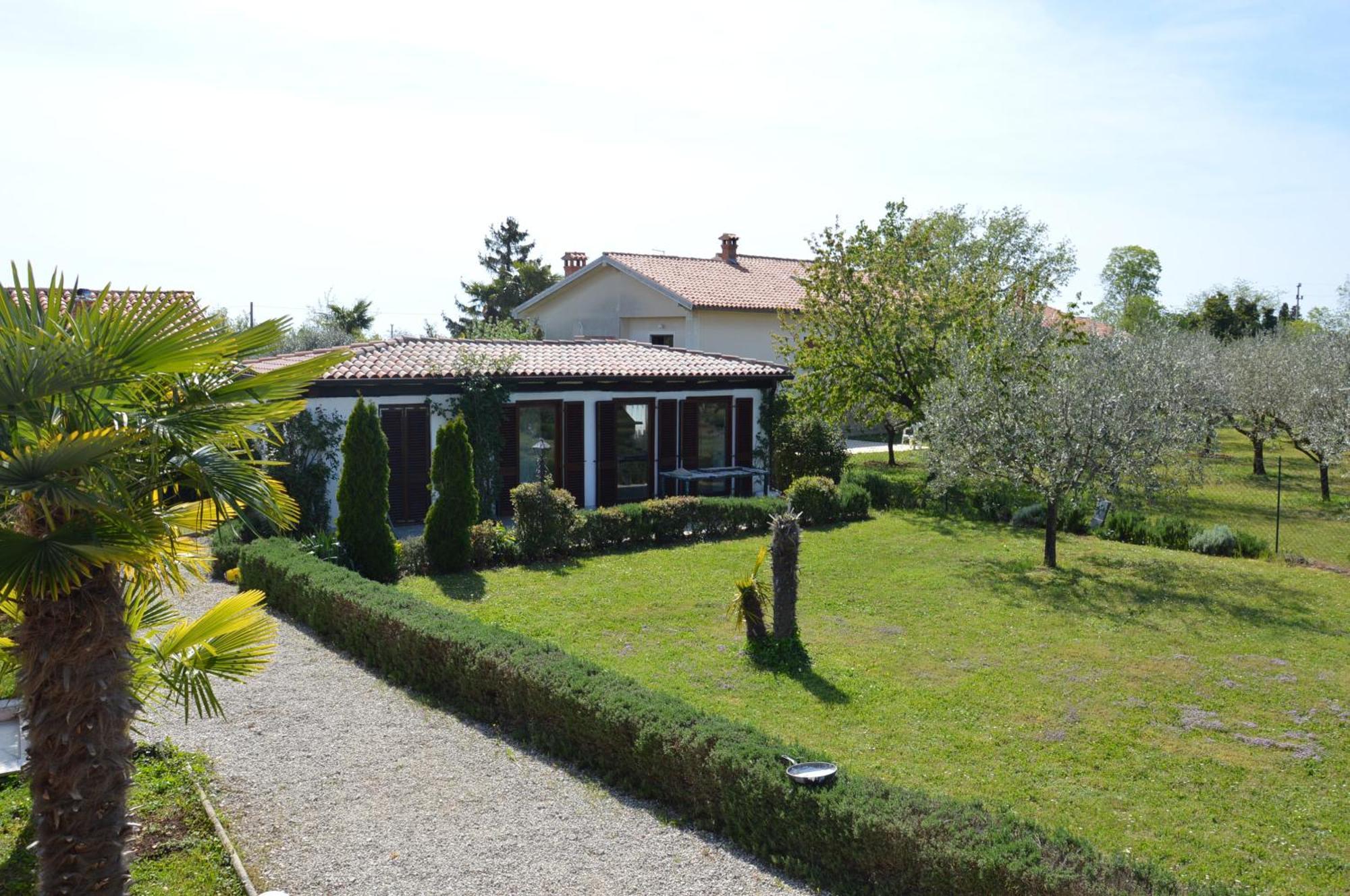 Aurelia Apartment